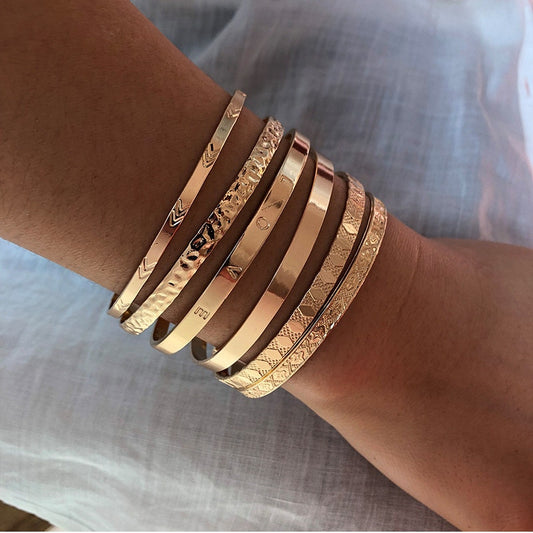 6 Pcs/Set Boho Vintage Gold Geometric Carved Arrow Round Letter Love Bracelet Set Beach Fashion Bracelets for Women Jewelry Gift